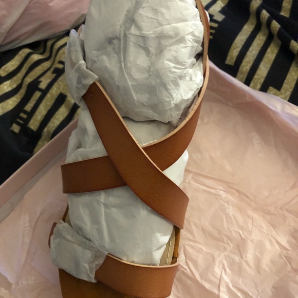 Platform Sandals - Picture 2 of 5